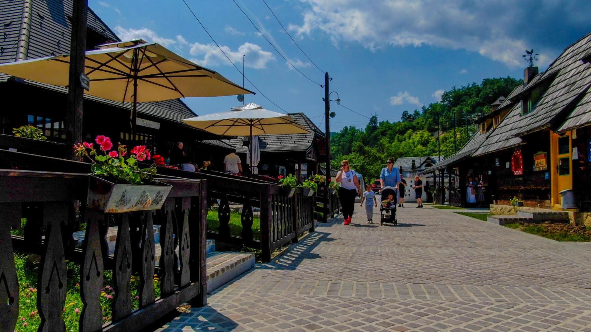 Mecavnik Resort Mokra Gora Eksteriør billede